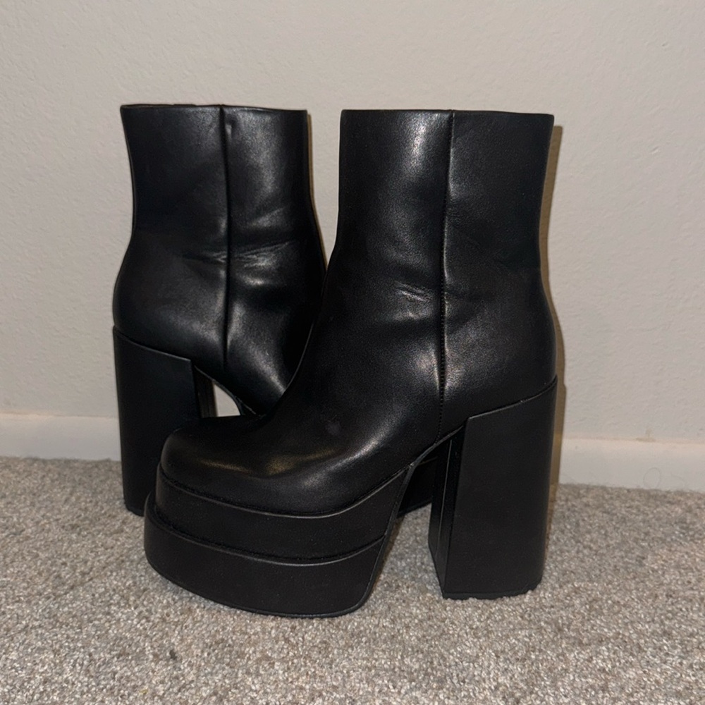Steve Madden Cobra Boots
